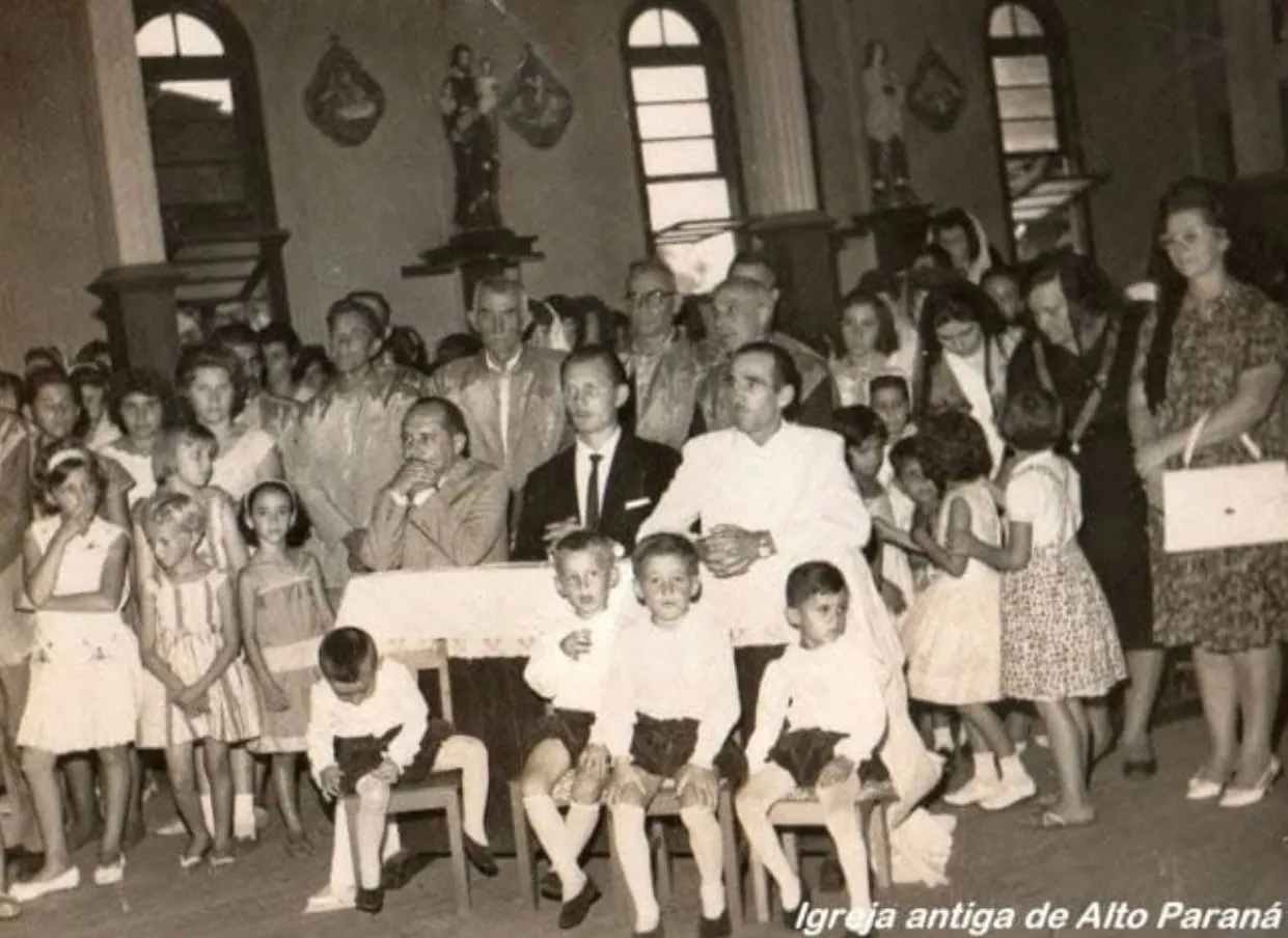 Igreja antiga de Alto Paraná